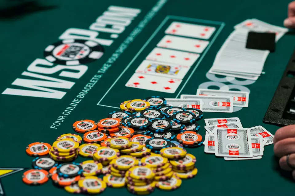 Nathan “surfbum” Gamble Emerges Victorious from 2020 WSOP Online PLO8 6-Max Event for R$89,424